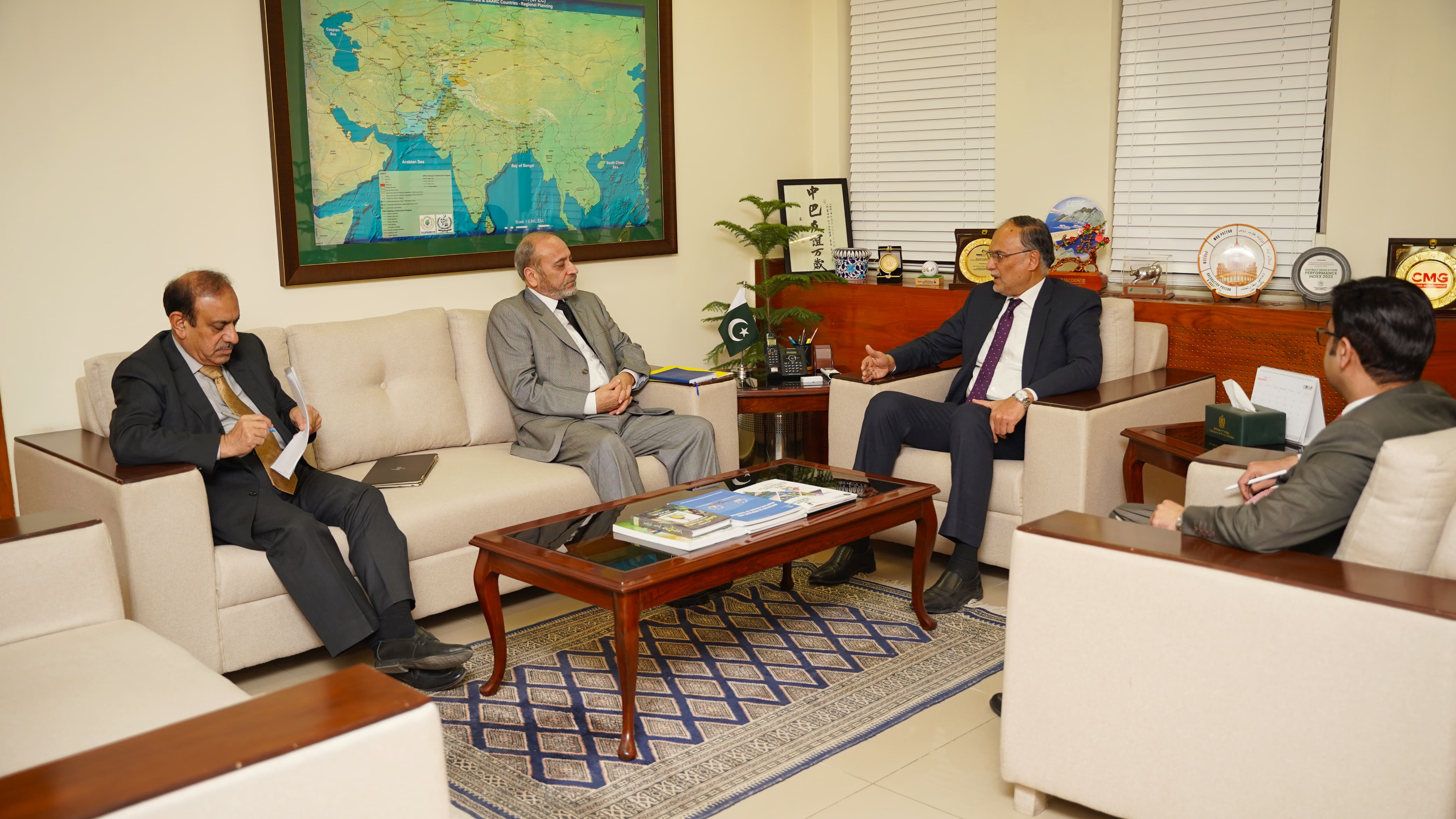 2023 میں ایچ ای سی اور برٹش کونسل کے تعاون سے تیار کردہ کوالٹی اشورنس فریم ورک پر مؤثر عمل درآمد کی ضرورت ہے تاکہ اعلیٰ تعلیم کے معیار کو بہتر بنایا جا سکے، احسن اقبال 
