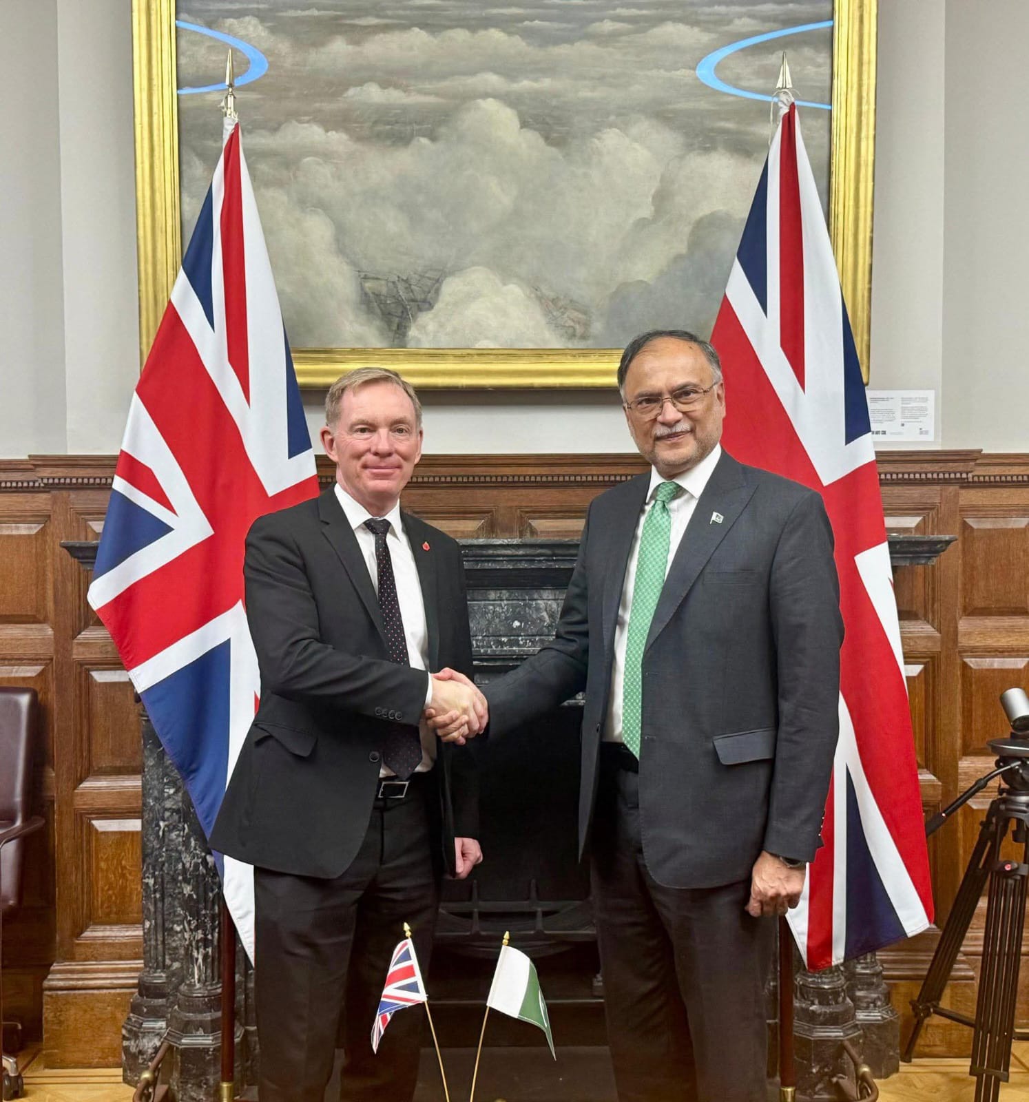 Pakistan, UK Agree to Fast-Track Trade Mechanism and Expand Economic Partnership
Pakistan Seeks Deep Tech and Innovation Collaboration with UK Under Renewed Trade Engagement