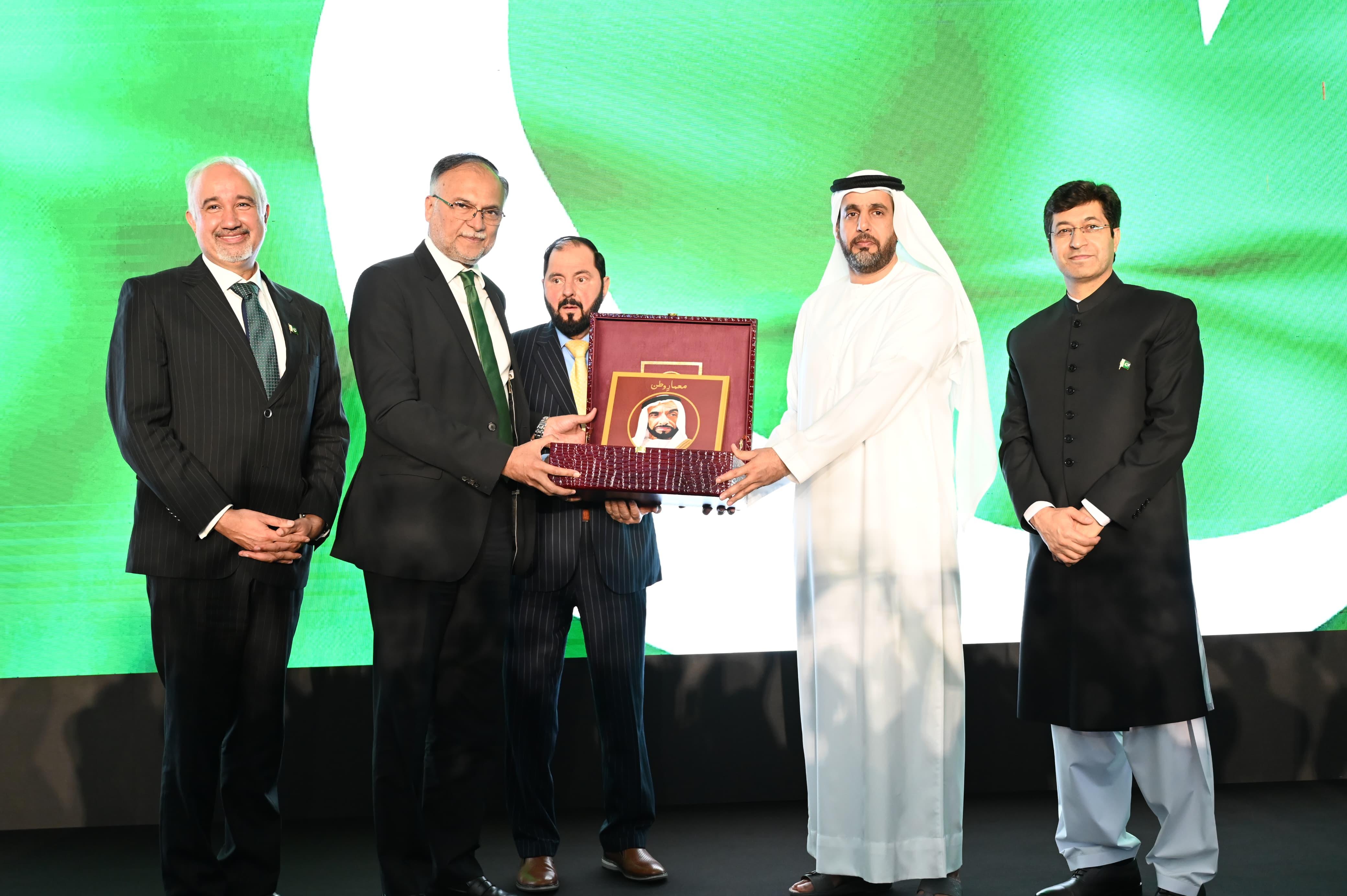 Pakistan National Day Celebrated with Traditional Fervour in Dubai/
Ahsan Iqbal Highlights Pakistan's potential as a regional hub for trade, innovation and investment
