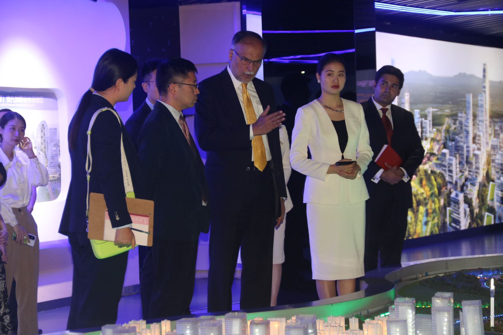 Ahsan Iqbal visits Chengdu High Tech Development Zone