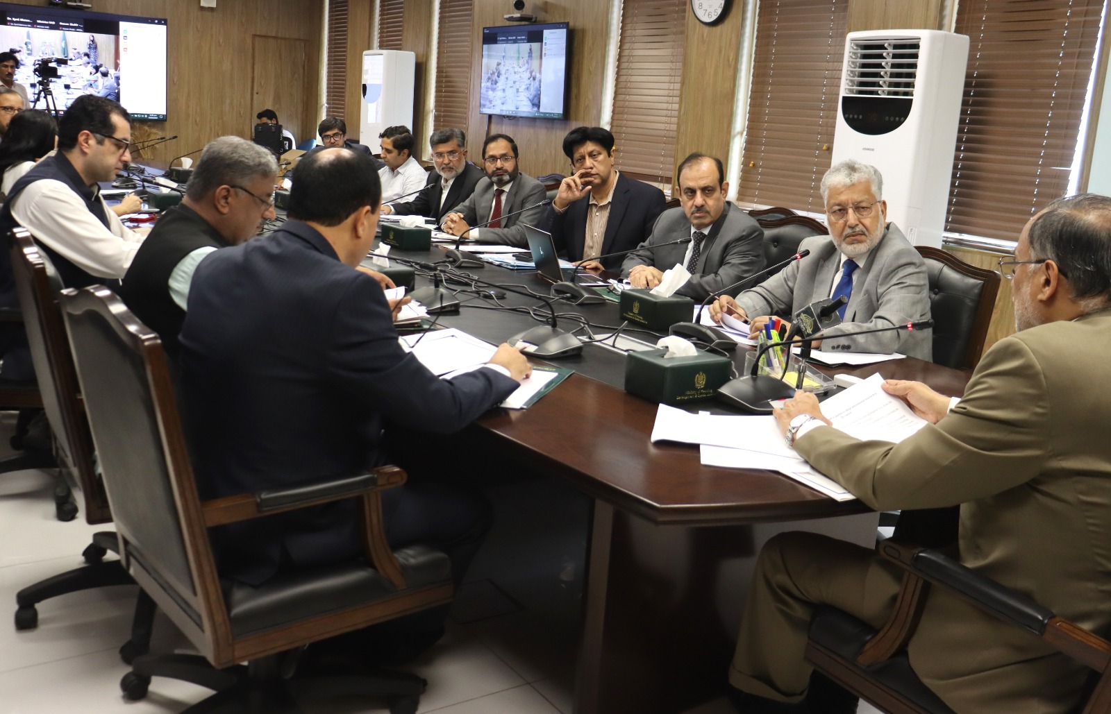 وفاقی وزیر برائے منصوبہ بندی ترقی اور خصوصی اقدامات احسن اقبال کی زیر صدارت  قومی کمپیوٹنگ ایجوکیشن ایکریڈیٹیشن کونسل کی کمیٹی کا اجلاس منعقد ہوا ۔