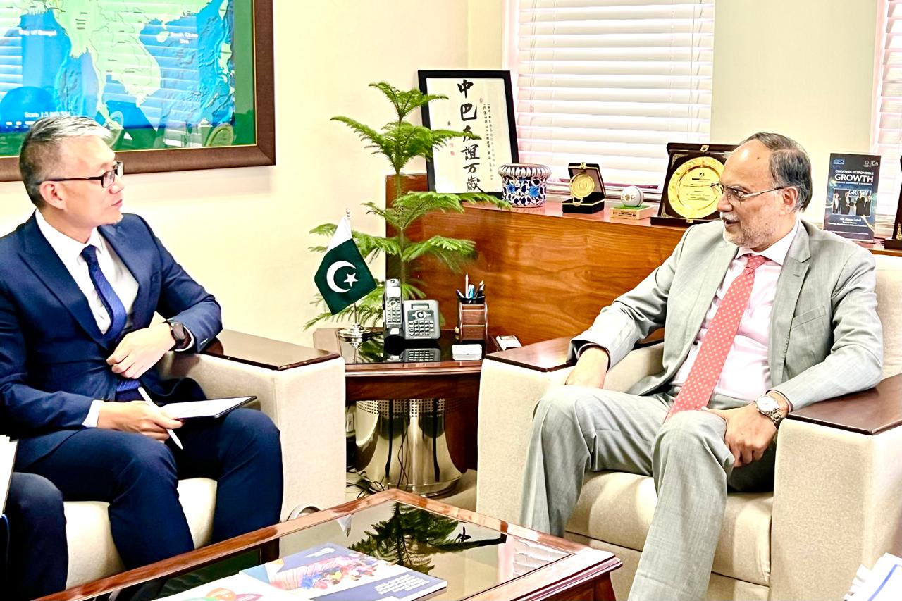The Director of the Asian Development Bank’s (ADB) Transport Sector Group, Mr. Chen Chen, met with Federal Minister for Planning, Development, and Special Initiatives, Ahsan Iqbal