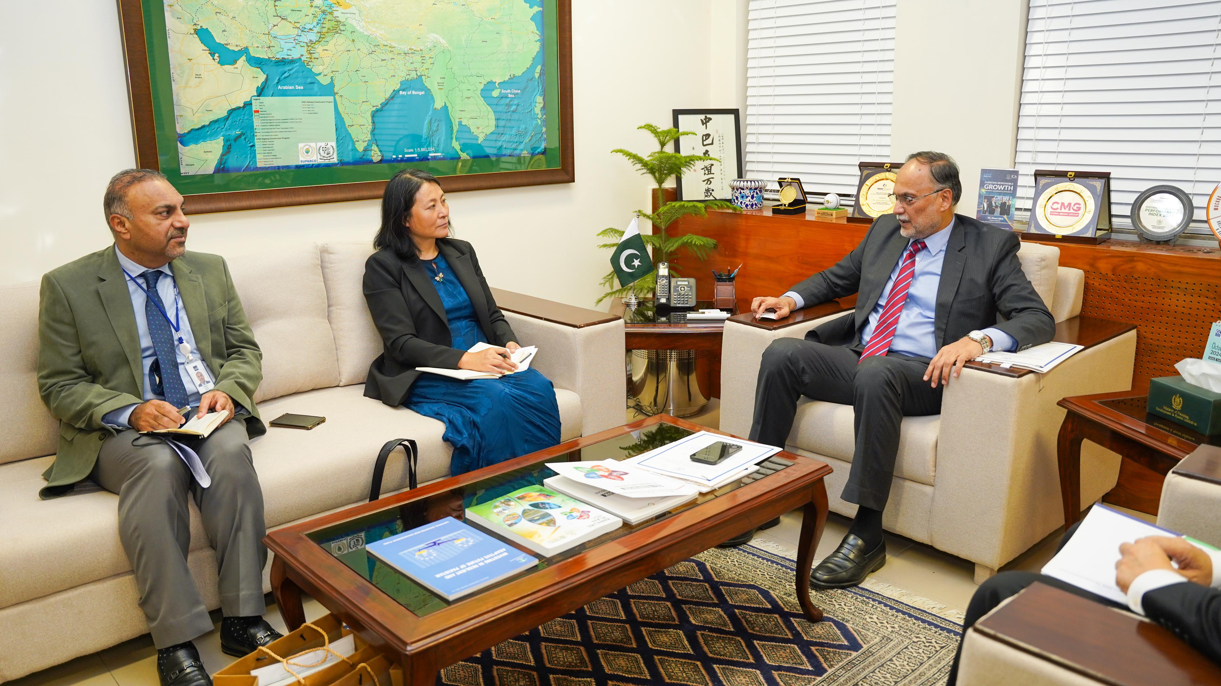 Country Director ADB Calls on Minister for Planning