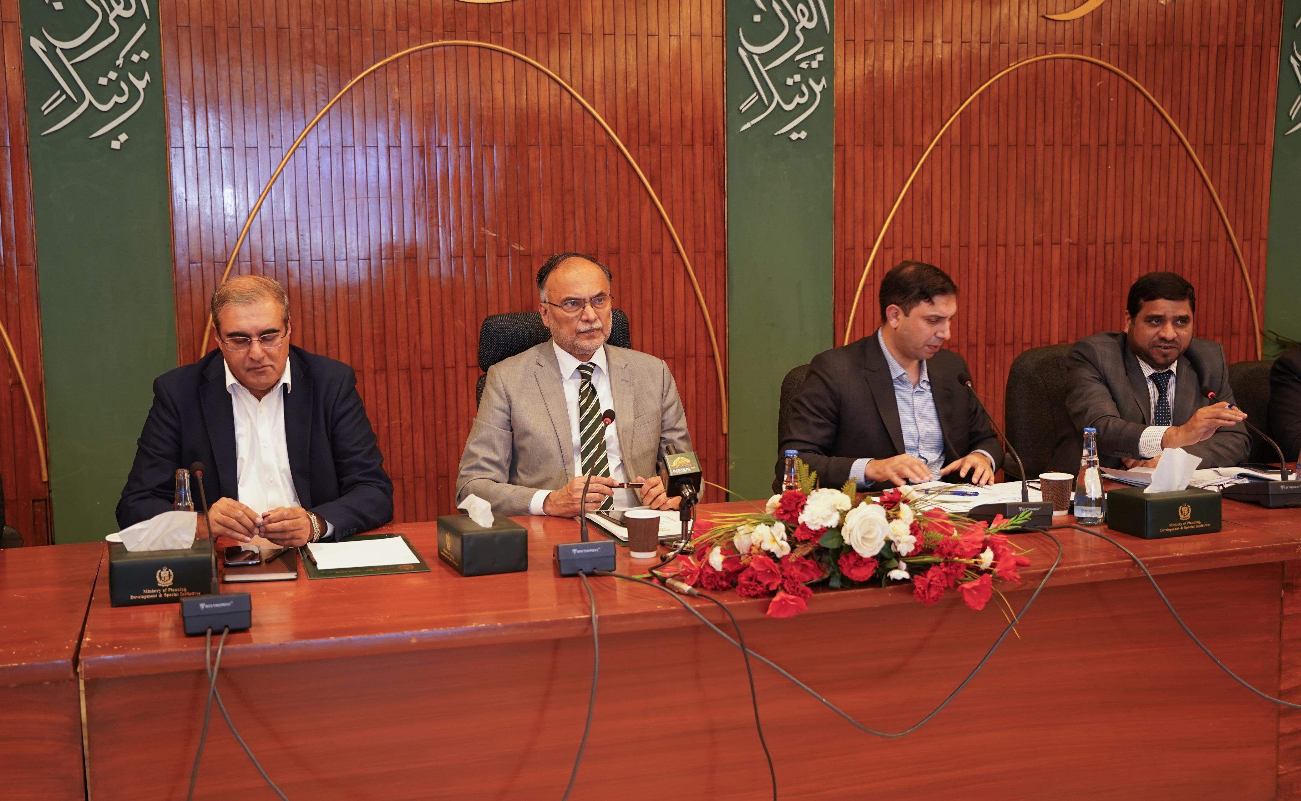 Federal Minister for Planning, Development & Special Initiatives, Ahsan Iqbal, chaired a high-level consultative meeting on enhancing the efficiency of Karachi ports