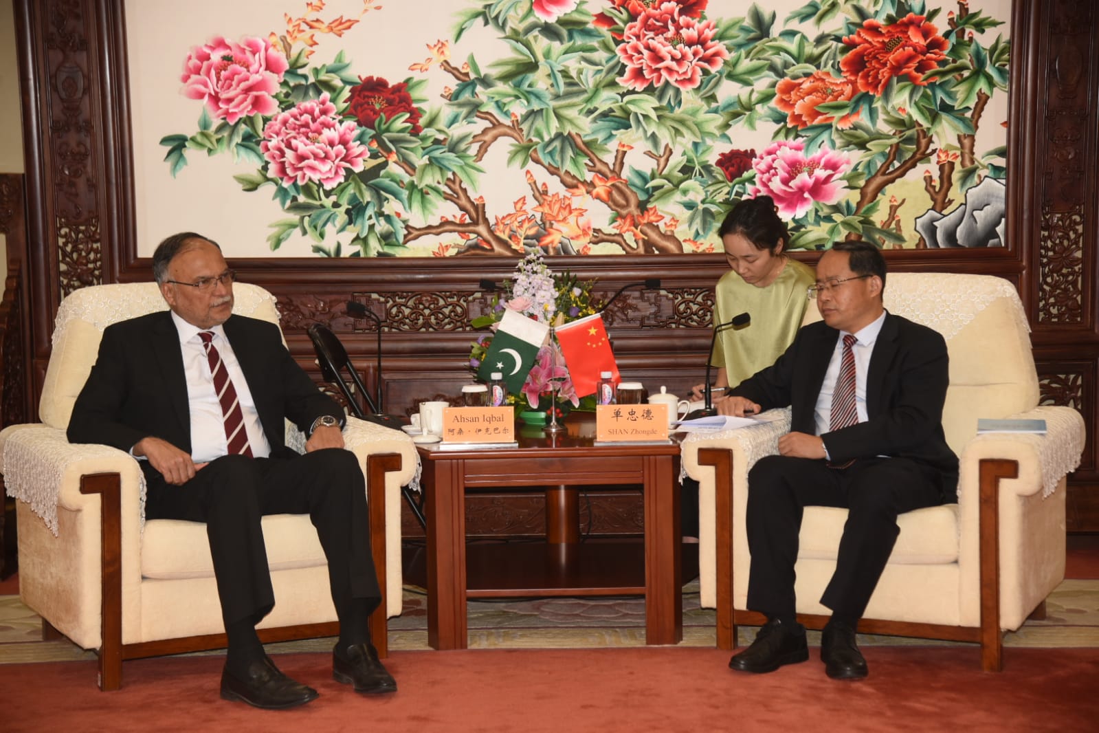 Pakistan–China to Boost Cooperation in Nuclear Energy and Space Research: Ahsan Iqbal Meets Chairman of China Atomic Energy Authority