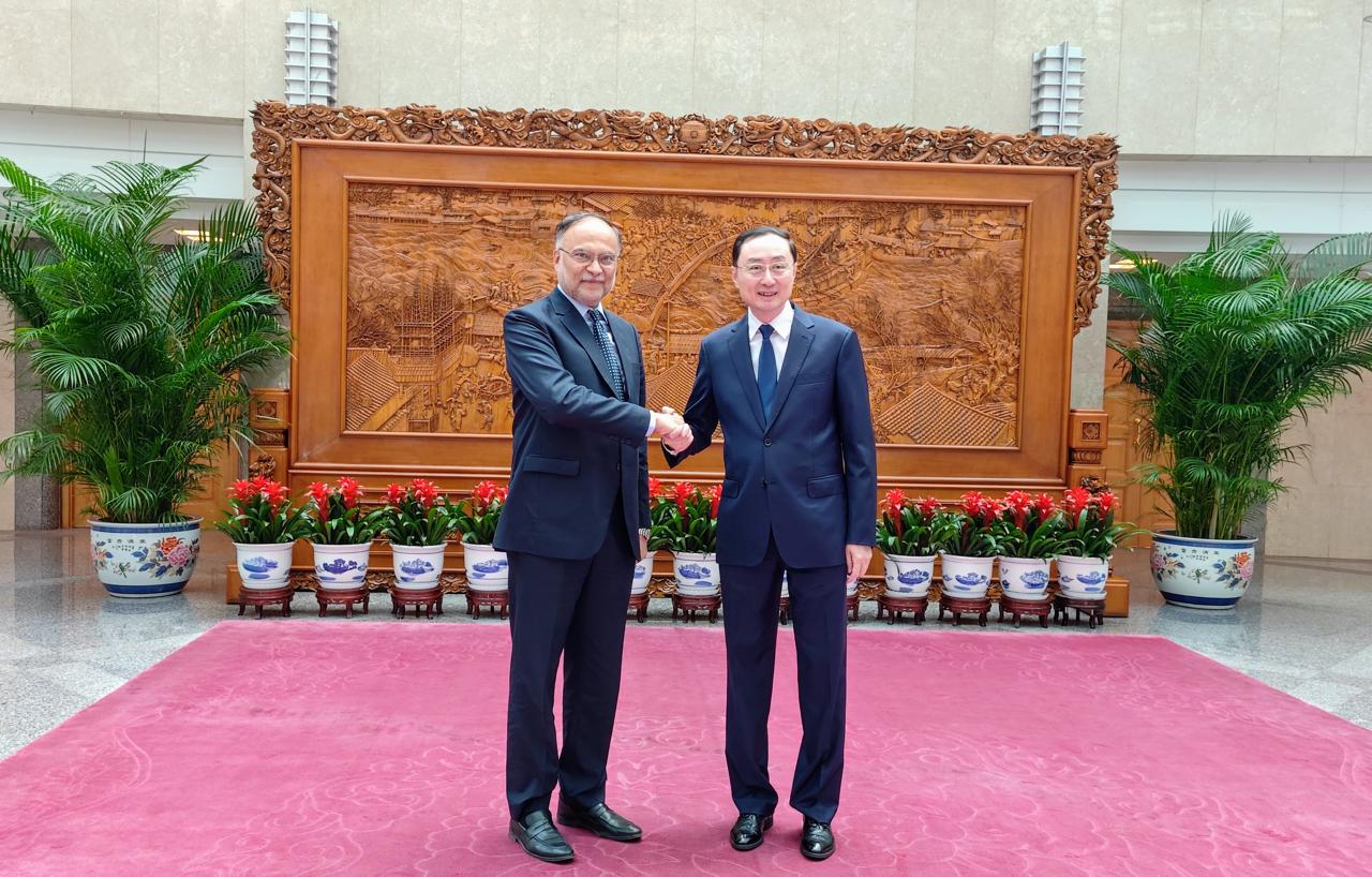 Federal Minister Ahsan Iqbal Meets Chinese Vice Foreign Minister to Advance CPEC Phase II