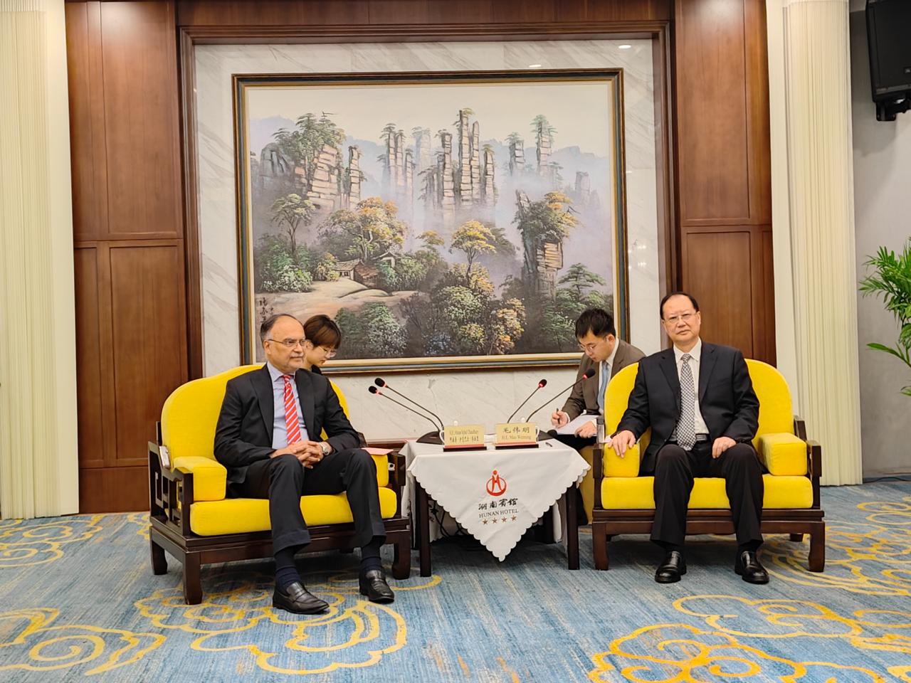 Federal Minister for Planning and Development, Professor Ahsan Iqbal, met with the Governor of Hunan Province, Mr. Mao Weiming. The two leaders discussed further strengthening Pakistan–China cooperation and expanding partnerships under CPEC Phase II in new areas of development.