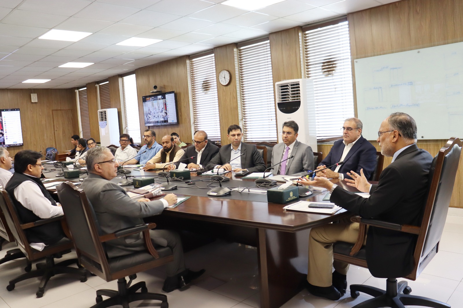 Federal Minister for Planning Ahsan Iqbal Chairs Key Meeting on Affordable Housing Finance Schemes
