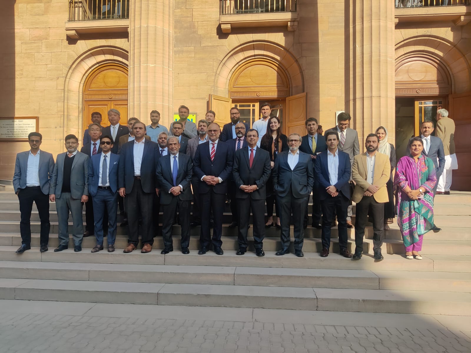 The Federal Minister for Planning, Development, and Special Initiatives, Mr. Ahsan Iqbal, visited the Overseas Investors Chamber of Commerce and Industry (OICCI) for an interactive session with foreign investors and business leaders.