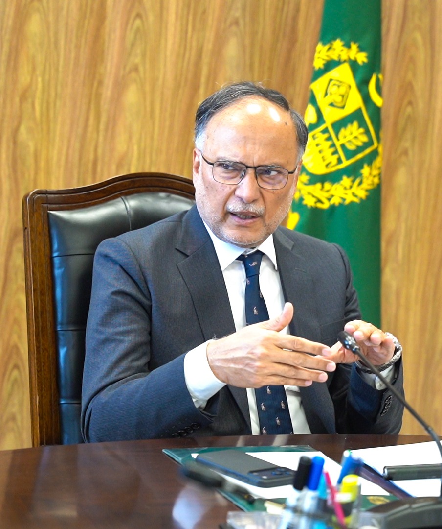 Planning Minister Orders Nationwide Survey of Loose Edible Oil, Ghee and Milk After Reviewing Quality Assessment of Packaged Products