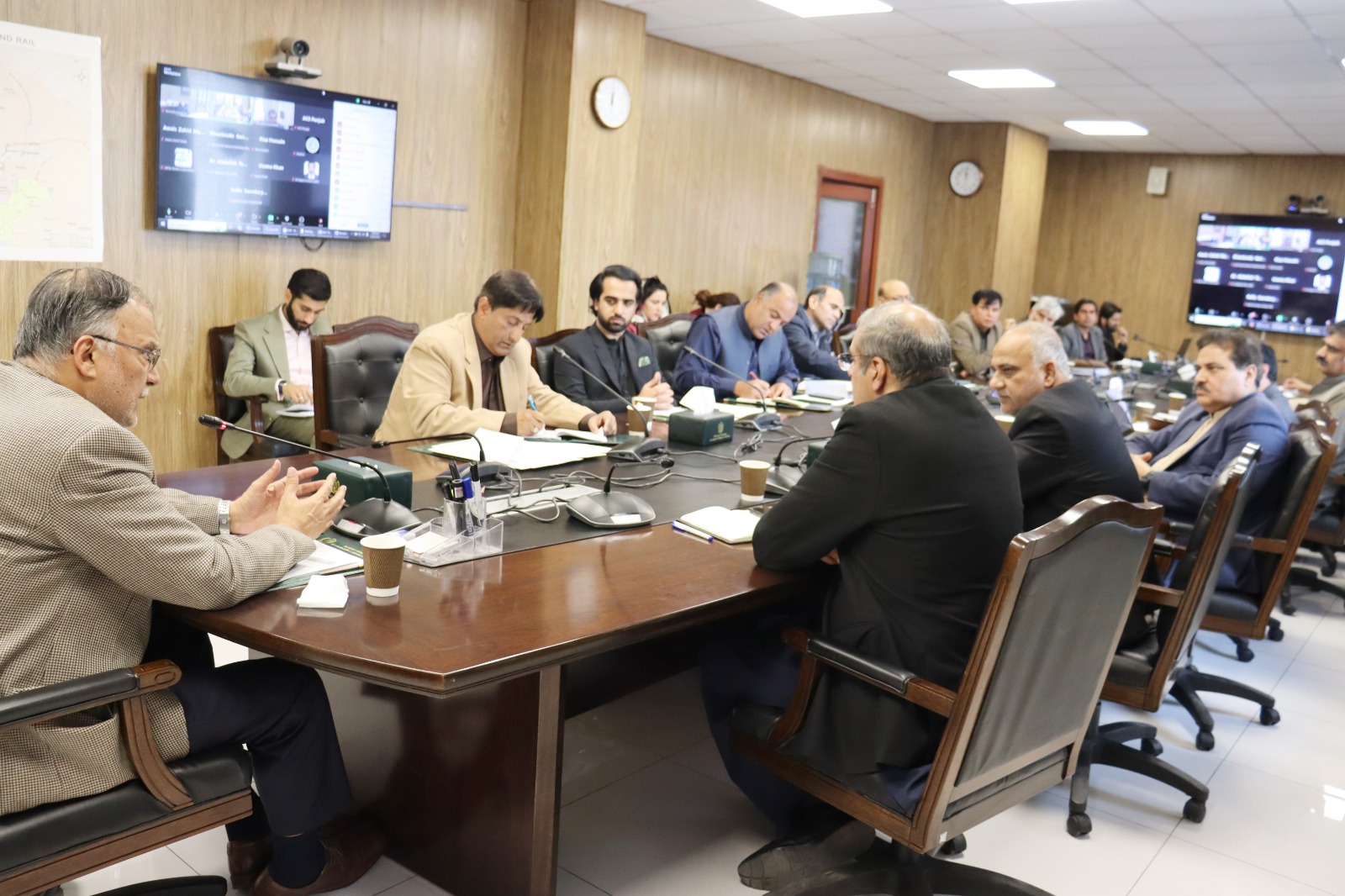Federal and Provincial Governments Mobilize Price Control Teams to Prevent Unjustified Hikes During Ramadan | Minister Ahsan Iqbal Directs Proactive Measures to Prevent Hoarding
