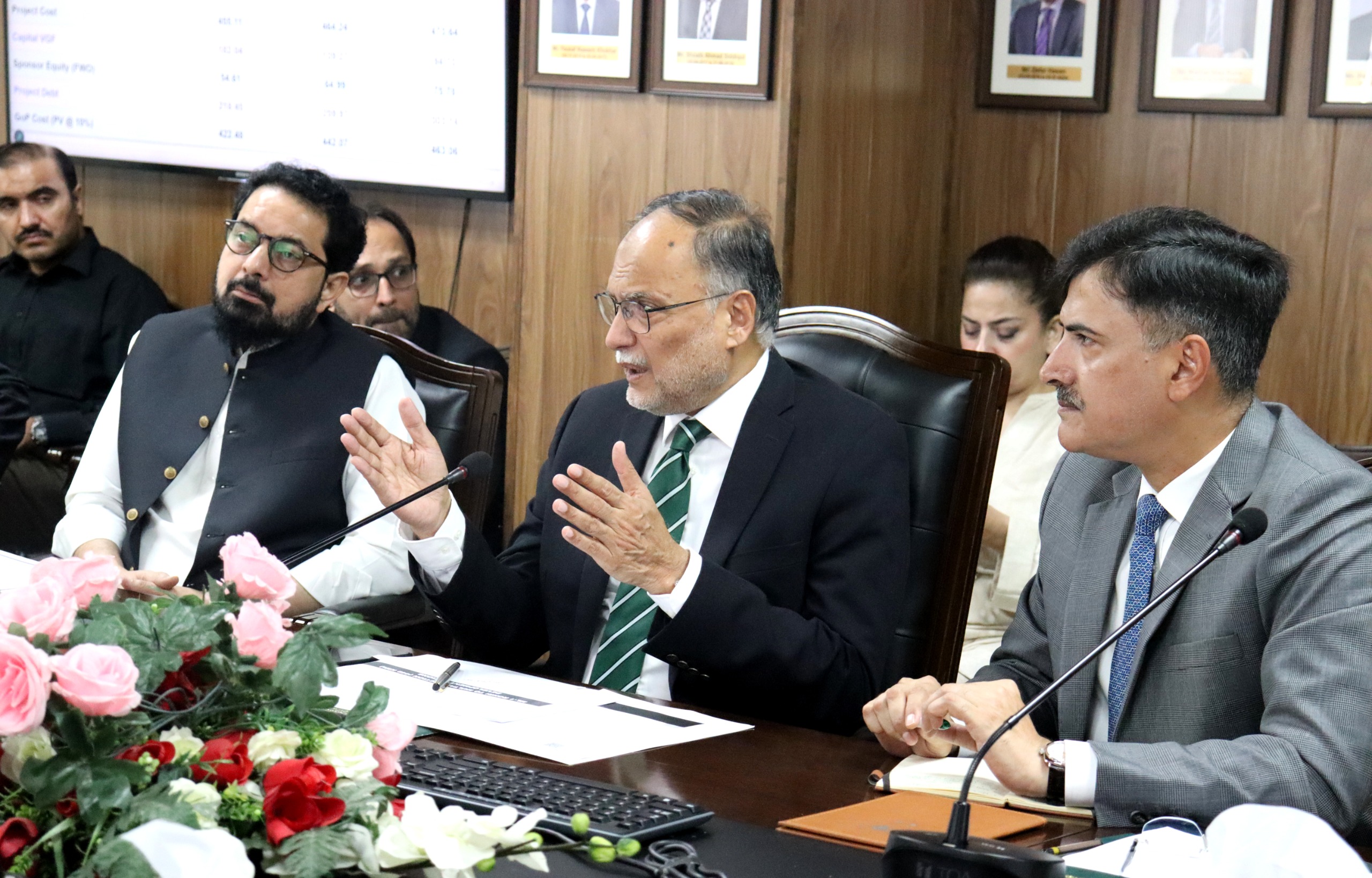Committee Reviews Multiple Financing Options for Rohri-Multan Section; Third-Party Feasibility Study Directed