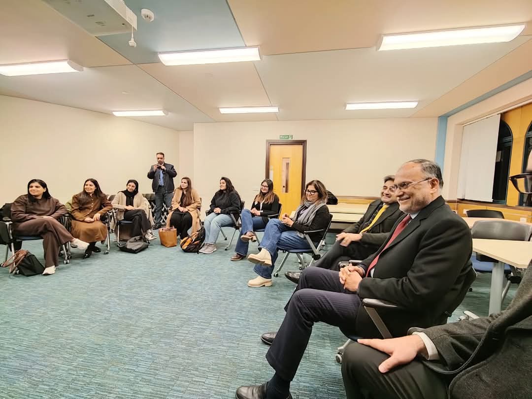 Federal Minister for Planning, Development & Special Initiatives, Ahsan Iqbal, Visits Cambridge University to Strengthen Academic Collaboration